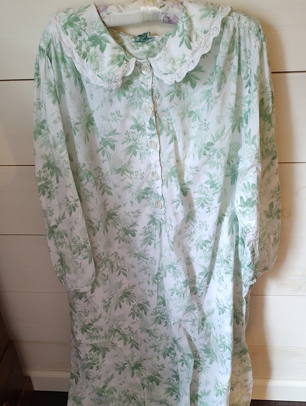 April Cornell Green and White Floral Nightgown for Women. Small